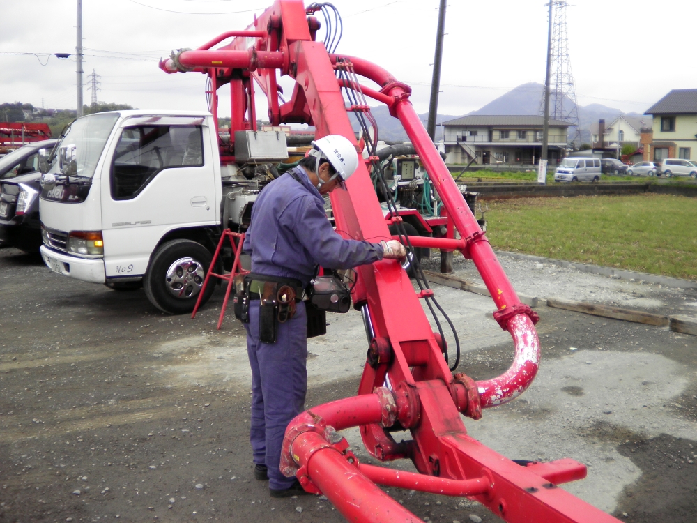 コンクリートポンプ車超音波探傷 非破壊検査のスルガ検査 超音波探傷検査 Ut検査 放射線透過検査 Rt検査 浸透探傷検査 Pt検査 磁粉探傷検査 Mt検査 外観検査 Vt検査